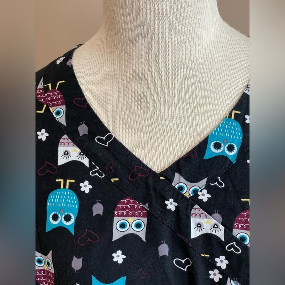 Bundle of 3 scrub suit tops - Picture 4 of 12